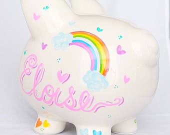 Alcancía personalizada: Unicornio arcoíris pintado a mano con diseño de corazones