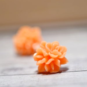 Coral Blossom Earrings, Bright Coral Floral Studs Retro Jewelry, Cottage Chic Vintage Style Jewelry, Peach Flowers