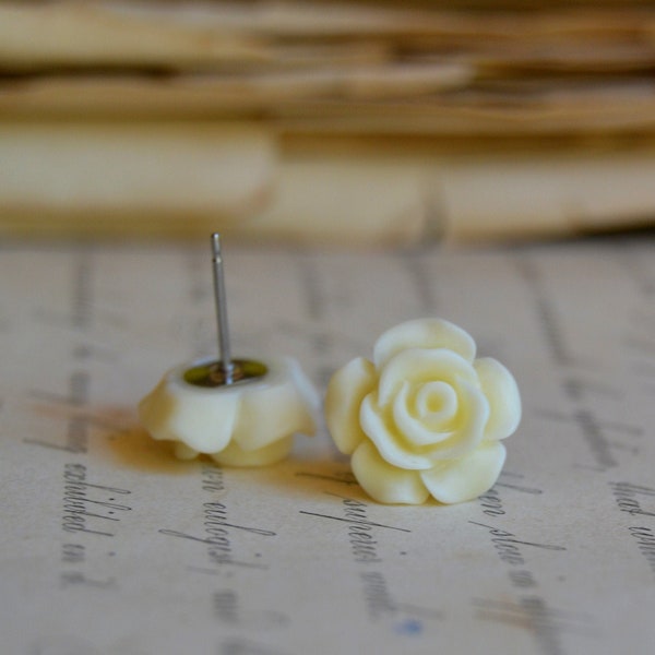 Ivory Rose Earrings, Cottage Chic Vintage Style, Off White Boho Chic Studs Plant Lovers Garden Gifts, Eggshell, Matte Ivory