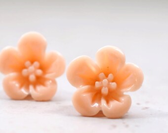 Coral Hibiscus Earrings, Peach Hawaiian Hibiscus Flowers, Retro Jewelry, Cottage Chic Vintage Jewelry Pastel Studs