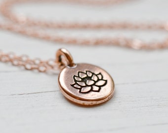 Collier de lotus de cuivre, collier de méditation, collier de yoga de cuivre lumineux, charme de fleur de lotus, bijoux spirituels