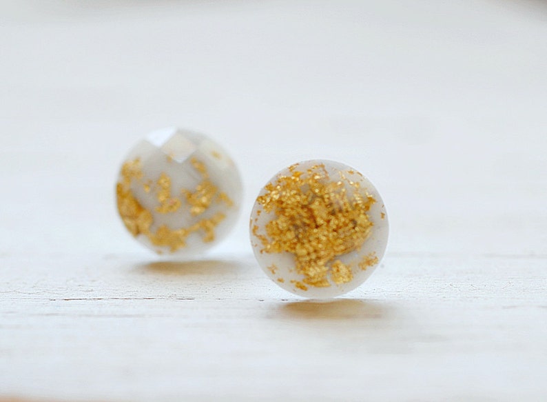 Simple White and Gold Earrings 12mm, Iridescent Metallic Earrings, White Studs Glittery Gold Earrings Neutral Minimal, Gold Leaf, Gold Flake image 3