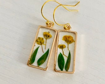 Yellow Baby's Breath Earrings, Dried Flower Pressed Babys Breath Dangle Earrings, Yellow and Gold Rectangle Earrings, Resin Jewelry