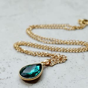 Emerald Green Necklace, Green Rhinestone Teardrop Pendant, Dark Green Jewel, Estate Style Jewelry, Gold Chain image 3