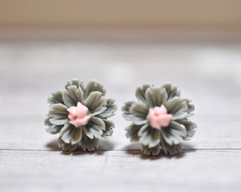 Soft Gray Dahlia Earrings, Light Pink and Grey Flower Earrings, Dahlia Blossoms, Botanical Jewelry, Pastel Floral Jewelry