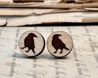 Krähe Ohrringe, Ohrringe aus Holz mit Gravur, Halloween Schmuck, Raben Ohrringe, Hexe Schmuck