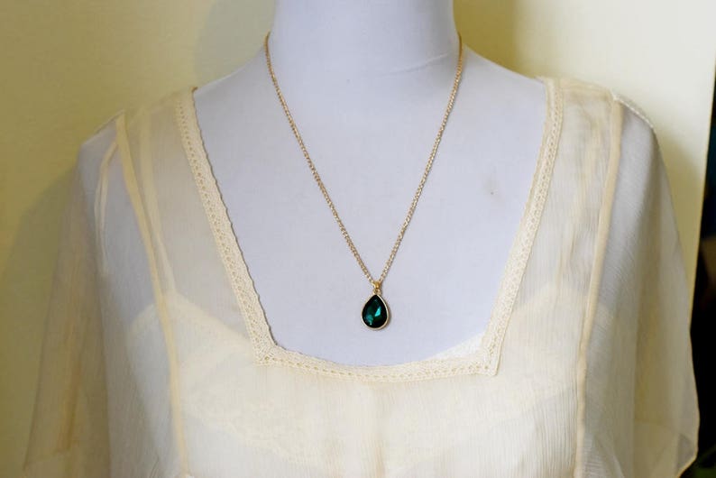 Emerald Green Necklace, Green Rhinestone Teardrop Pendant, Dark Green Jewel, Estate Style Jewelry, Gold Chain image 4