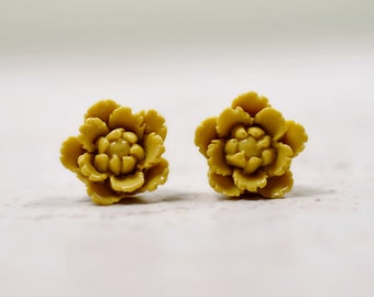 Mustard Peony Earrings, Dark Yellow Flowers, Stainless Steel Studs, Hypoallergenic Earrings, Mustard Yellow, Botanical Jewelry