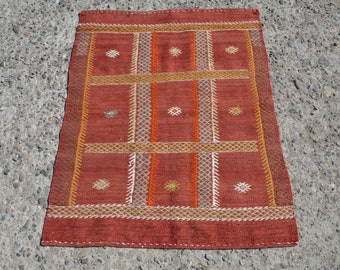 Small Wall Decoration Rug / Wall Hanging / Soft Colored Area Rug / Vintage Rustic Rug / Red Turkish Kilim / Wool Aztec Rug / 45.5” x 38”