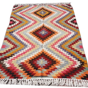 Zig Zag Pattern Area Rug, 136