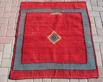 Small sofreh kilim rug red, entryway area rug, wall hanging, 3.24 x 3.6 ft, home decor, kids room carper, floor carpets, bohemian, teppich