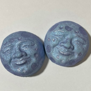 Moon bath bomb, full moon, witchcraft, lunar magic, spell bath, bath bomb, moons