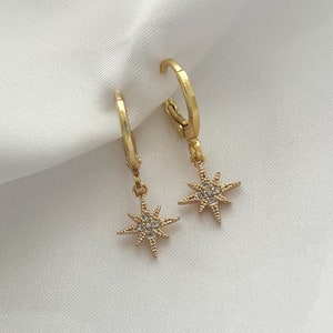 Mini hoop earrings with star pendant in gold - star earrings - gift - zircon