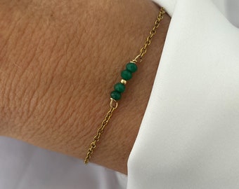 Golden delicate bracelet with green beads - Golden bracelet - dainty everyday bracelet - Link bracelet - Gift for her - Boho