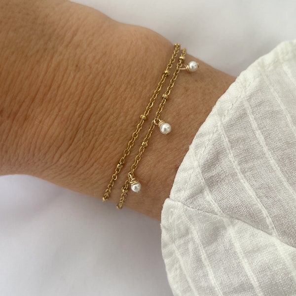 Goldenes doppelreihiges Armband mit weißen Perlen  - Goldenes Armband mehrreihig  - dainty everyday bracelet - Glieder Armkette - Boho
