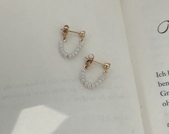 Golden hoop earrings with pearls - earrings with stones and small pearls - stud earrings - gift for her - boho