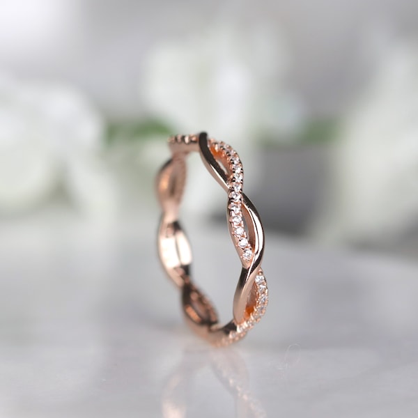 Anillo de eternidad pequeño de oro rosa vermeil: Anillo apilable de plata de ley con circonitas cúbicas