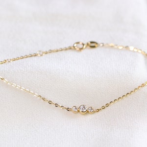 Solid Gold Three Stone Diamond Bracelet, Dainty Chain Bracelet, Gold Layering Bracelet, Moissanite Bracelet, Minimalist Bracelet