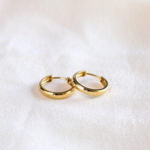 Solid Gold Bold Small Hoops, 10K/14K Plain Gold Huggie Earrings, Chunky Minimalist Hoops