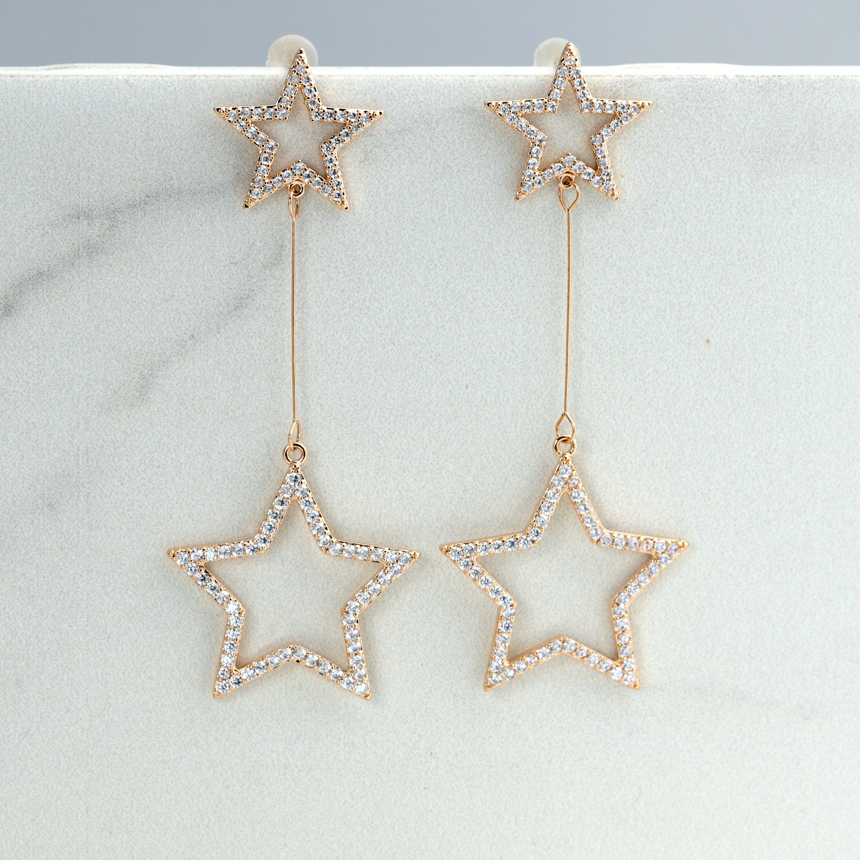 Discover 86+ gold star dangle earrings best - esthdonghoadian
