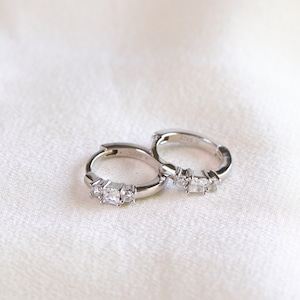 Three Stone Huggie Hoop Earrings, Princess Cut CZ Huggie Hoops, Small Gold Hoop Earrings, Tiny Cartilage Hoop
