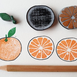 Arancio, timbro in 3 pezzi, kit di timbri da usare su carta, stoffa, legno. Timbro con base in legno.