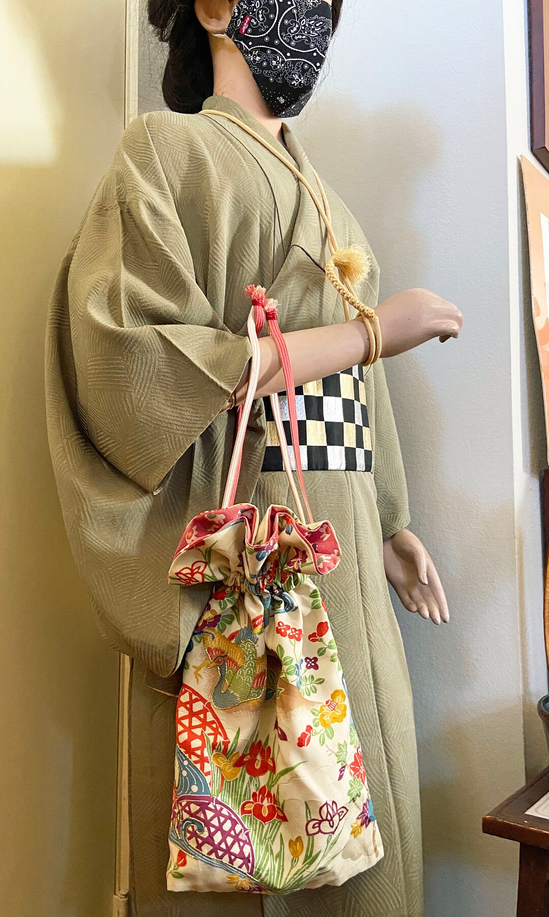 Vintage White Kimono Fabric Kinchaku (drawstring Bag) With Vintage White Kimono Fabric Kinchaku (drawstring Bag) With