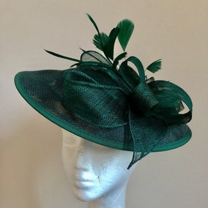 Green, emerald green, green hat, forest green, vivid green, Fascinator, hat, fascinators, Fascinator hat, wedding, derby, ascot, races, bow