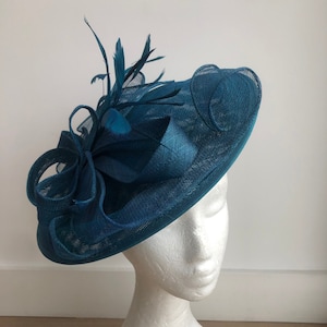 Peacock blue fascinator, teal Fascinator, Petrol Fascinator, Fascinators, Fascinator, Fascinator hat , wedding Fascinator, derby hat, hat