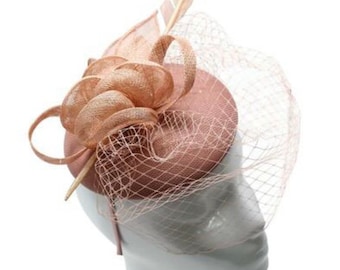 Dusky pink Fascinator, Fascinators, Fascinator hat, light pink Fascinator, baby pink Fascinator, baby pink derby hat, wedding fascinator