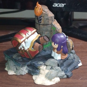 Pecho de imitación de Frieren Chibi