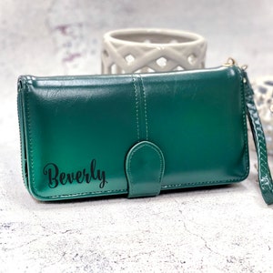 Cartera de cuero RFID personalizada para mujer con correa, regalo de cuero personalizado para ella, cartera de cuero RFID con nombre para mujer pequeña
