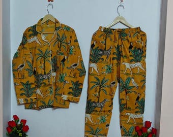 Conjunto de algodón Jungle Safari: ropa de estar por casa unisex con estampado animal.