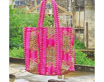 Bolso de mano acolchado con estampado de tigre rosa: bolso de mercado bohemio de algodón hecho a mano.
