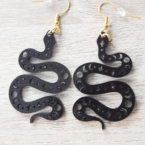 Black Acrylic Snake Earrings – Bold and Edgy Statement Jewelry