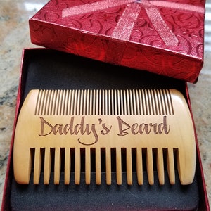 Peine de madera personalizado para barba y bigote, cepillo para el cuidado de la barba, grabado con láser, texto personalizado, para padrinos de boda, Día del Padre, cumpleaños