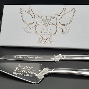 パーソナライズされたケーキサービングセット 結婚婚約カスタム名前日付記念品 シルバーメッキ レノックス トゥルーラブ ナイフ&サーバーセット
