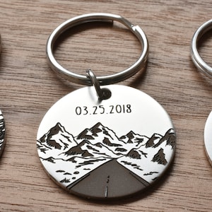 Personalized keychains, Mountain Keychain, Anniversary gift, Gift for her, Groomsmen gifts, Gifts for boyfriend, Fathers day Gift