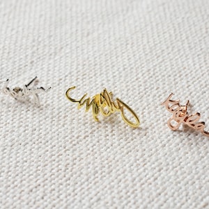 Pendientes con escritura a mano, pendientes con nombre personalizado, pendientes delicados, regalos personalizados, regalos de boda, regalo para ella, regalo de aniversario