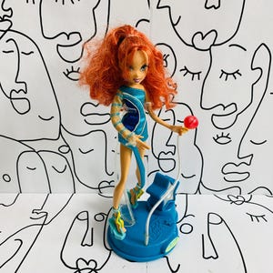 Vintage Winx Club Bloom Doll Dancing Stage 2005