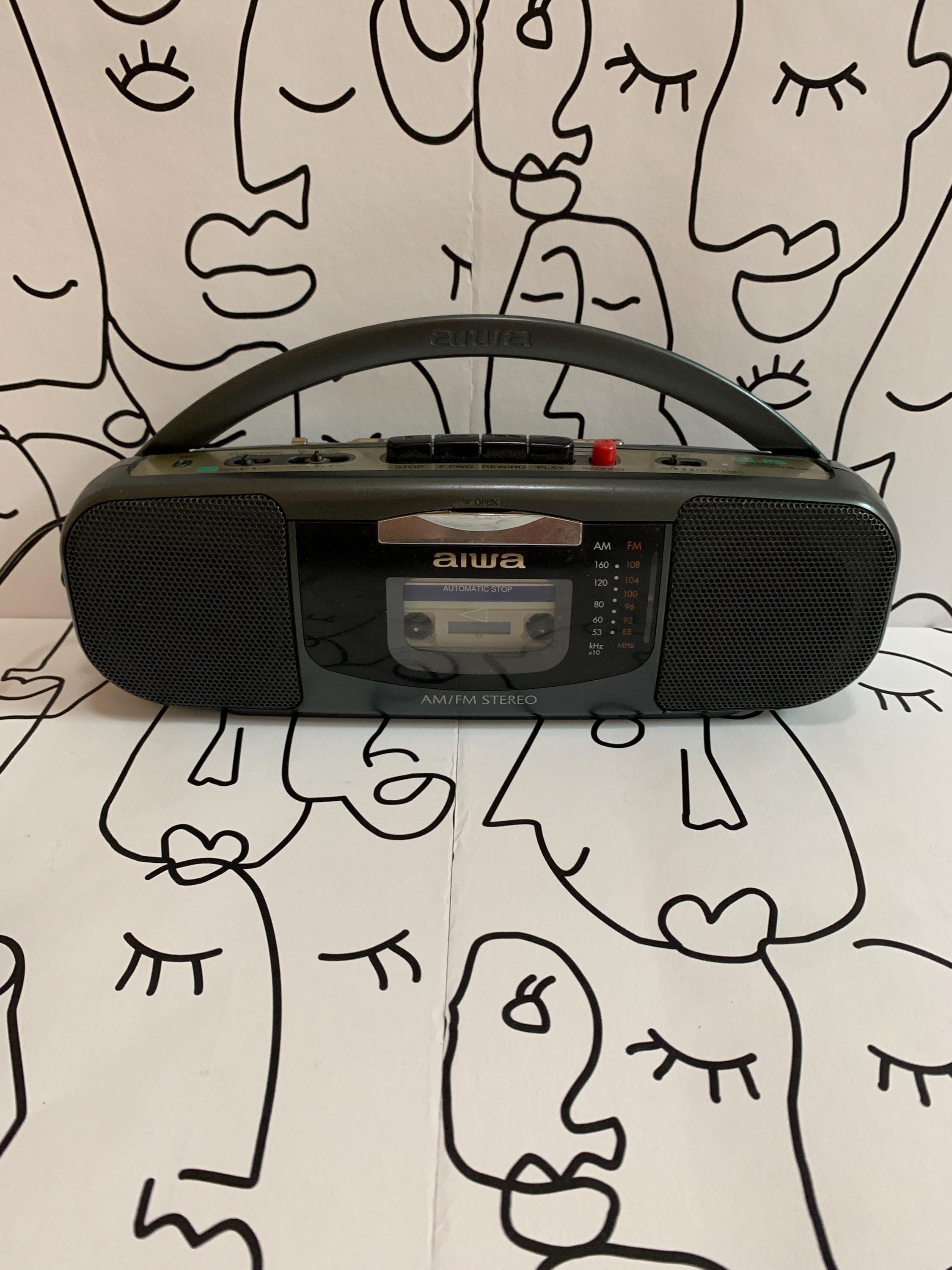 Vintage Portable Cassette Player FM/AM Radio Recorder Aiwa Cs-p5