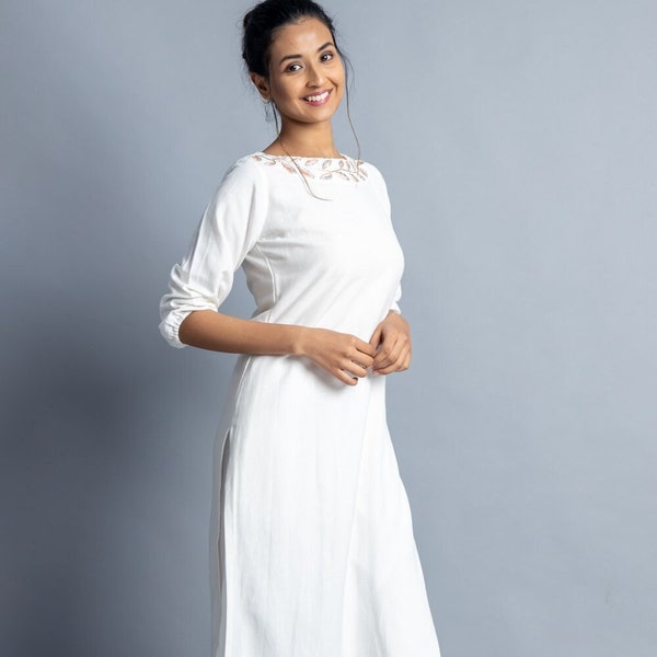 Kurti indien brodé blanc, haut Maxi en lin, tunique Shift, grande taille, fait sur mesure, fait sur commande