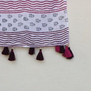 Block bedruckter Baumwollschal, Boho-Schal, Print-Wrap, quadratischer Schal, Quastenschal, indischer Druckschal, indischer Druckwrap