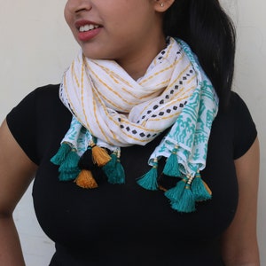 Block printed cotton scarf, Boho scarf, Print wrap, Square scarf, Tassel scarf, Indian print scarf, Indian print wrap