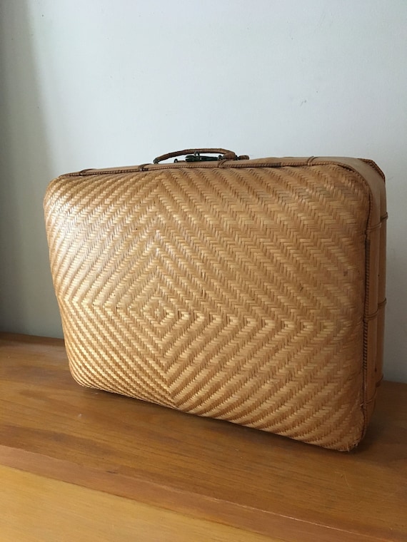 Plaited 1940s bamboo personal travel suitcase vint
