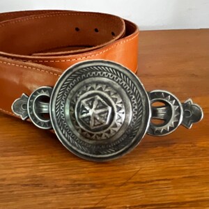 Ben Amun Women Small Brown Suede Leather Silver Metal Cameo Belt Isaac Manevitz VINTAGE Ben Amun Women Small Brown Suede Leather Silver  main image 2