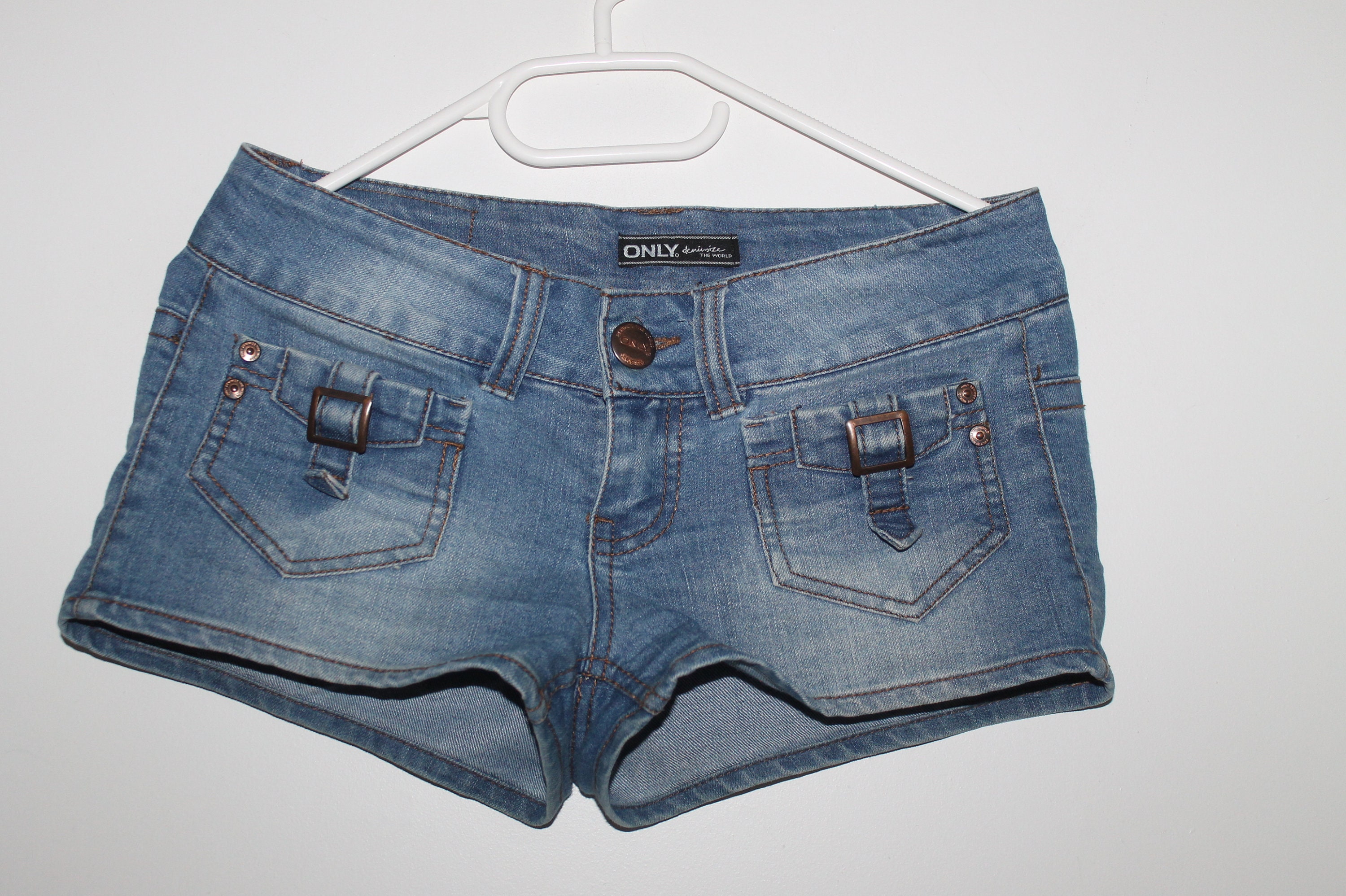 Low Waisted Denim Shorts Light Wash 
