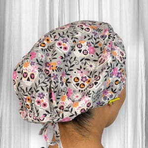 Casquettes de gommage crâne en sucre, chapeau de gommage Dia de los Muertos pour femme, casquette chirurgicale du jour des morts, cadeaux d'Halloween, mexicain, hispanique pour infirmière,