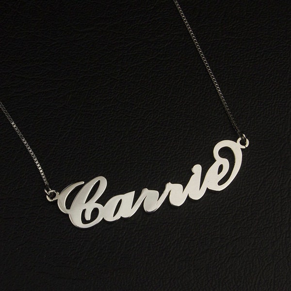 Collier Carrie Name, Collier Carrie personnalisé, Collier personnalisé, Bijoux nominatifs, Collier Carrie Name Argent, Carrie Name Plaque signalétique, Cadeau