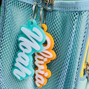 Étiquette de nom de sac à dos, porte-clés de nom personnalisé, étiquette de portefeuille, étiquette de nom acrylique, étiquette de bagage, sac à couches, étiquette de nom de boîte à lunch, cadeau de Noël